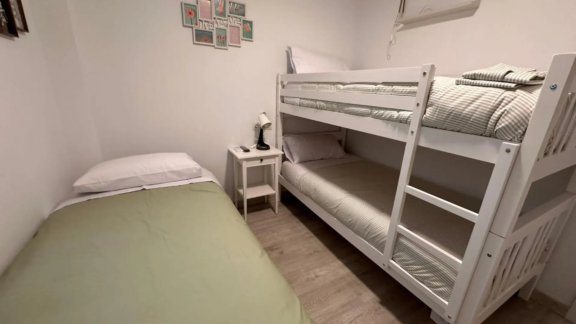 Marmoles Con 5 Puntos Apartment Malaga Spain